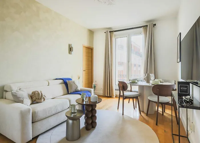 아파트 Modern Flat -1br-4p- 17e