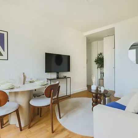 Modern Flat -1br-4p- 17e Appartement *