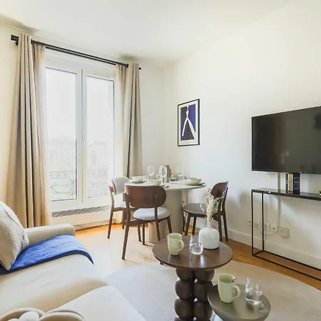 Modern Flat -1br-4p- 17e